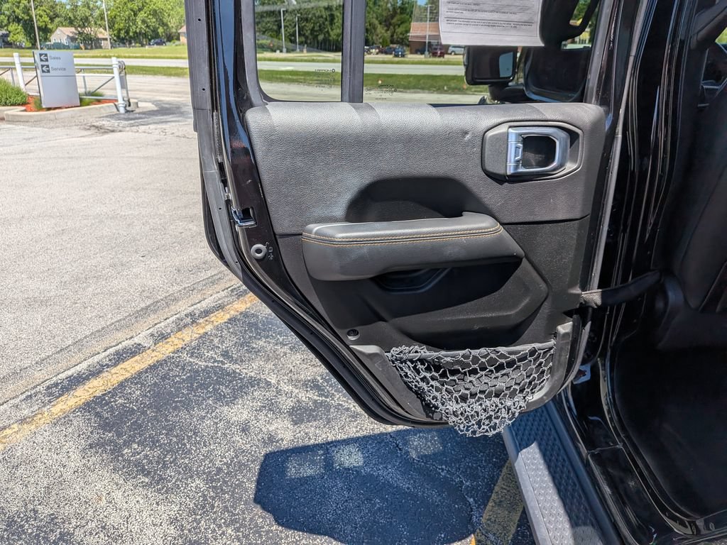 Used 2023 Jeep Gladiator Overland AWD/4WD image 20