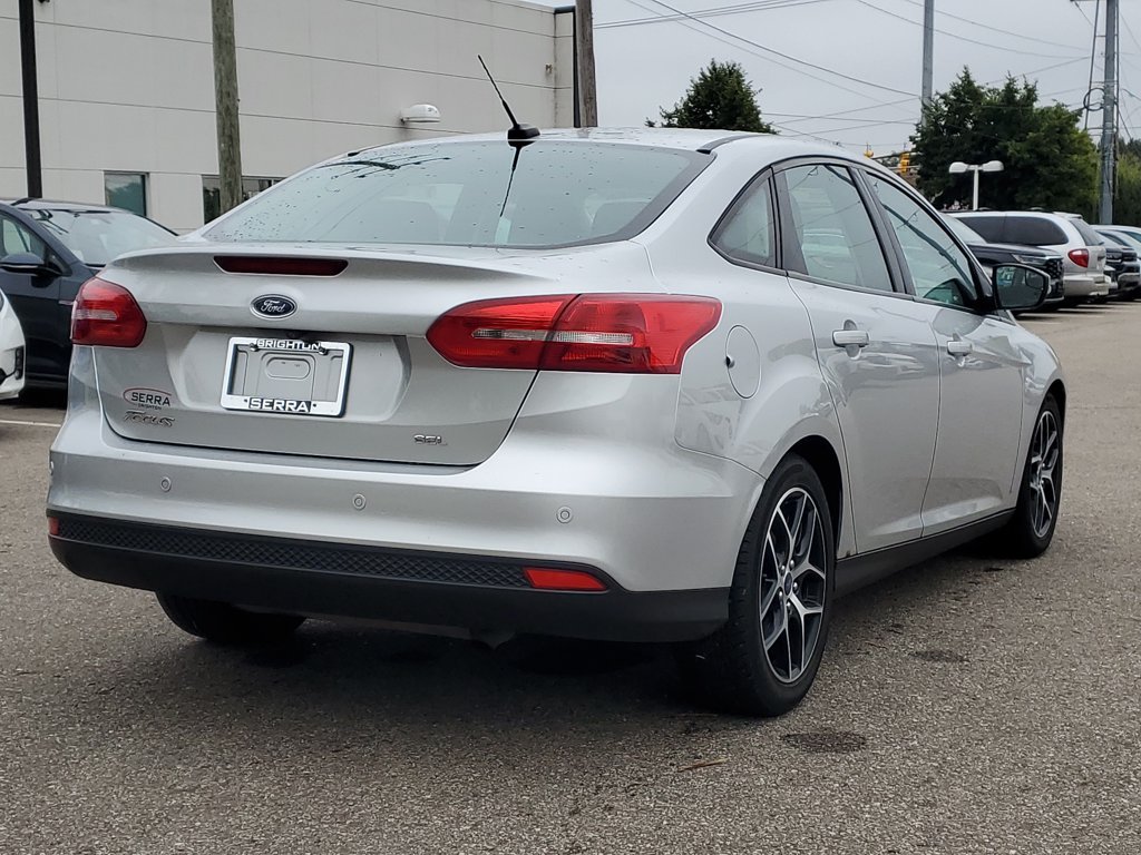 Used 2018 Ford Focus SEL w/ Cold Weather Package FWD image 3