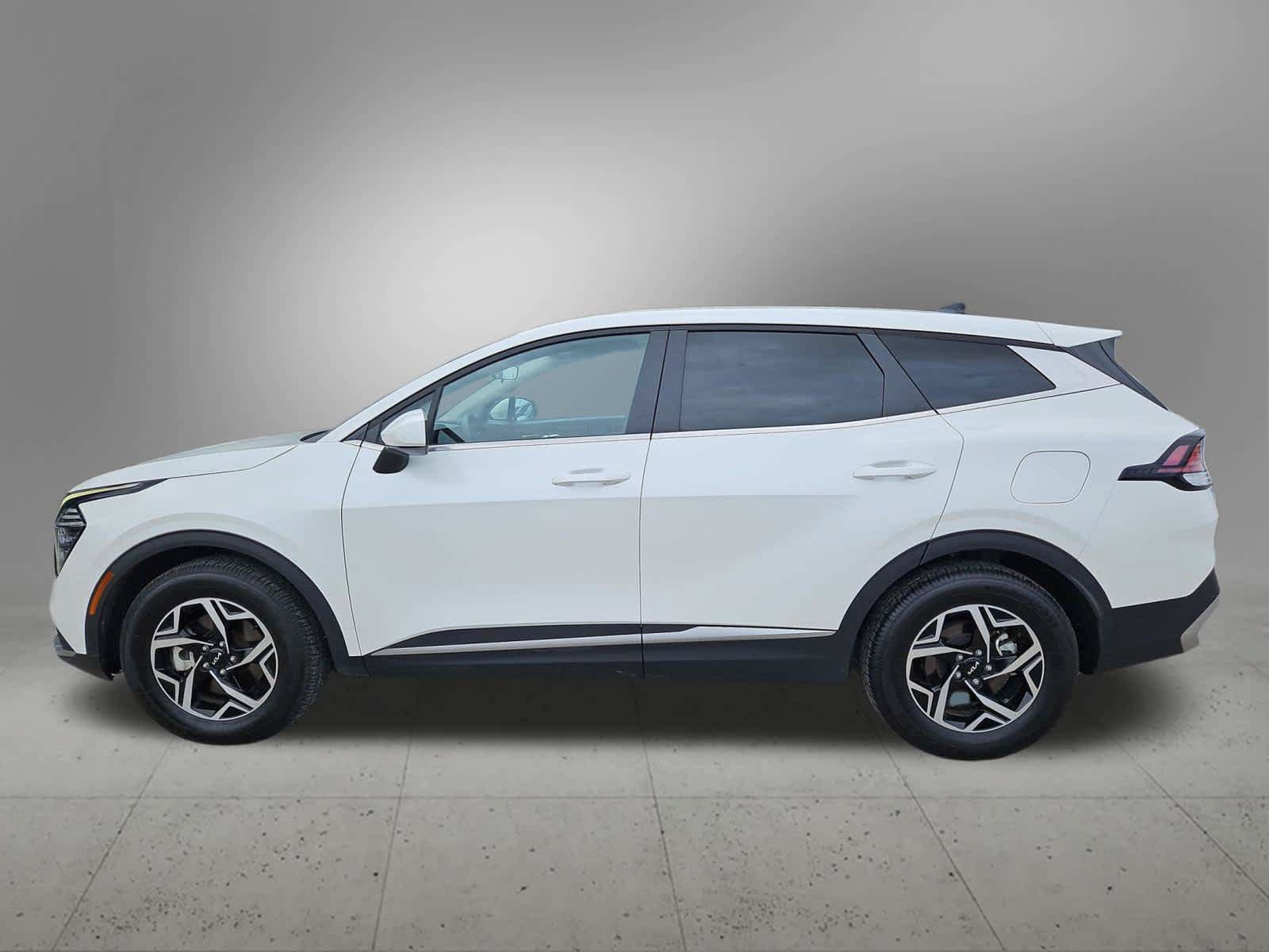 Certified 2024 Kia Sportage LX FWD image 3