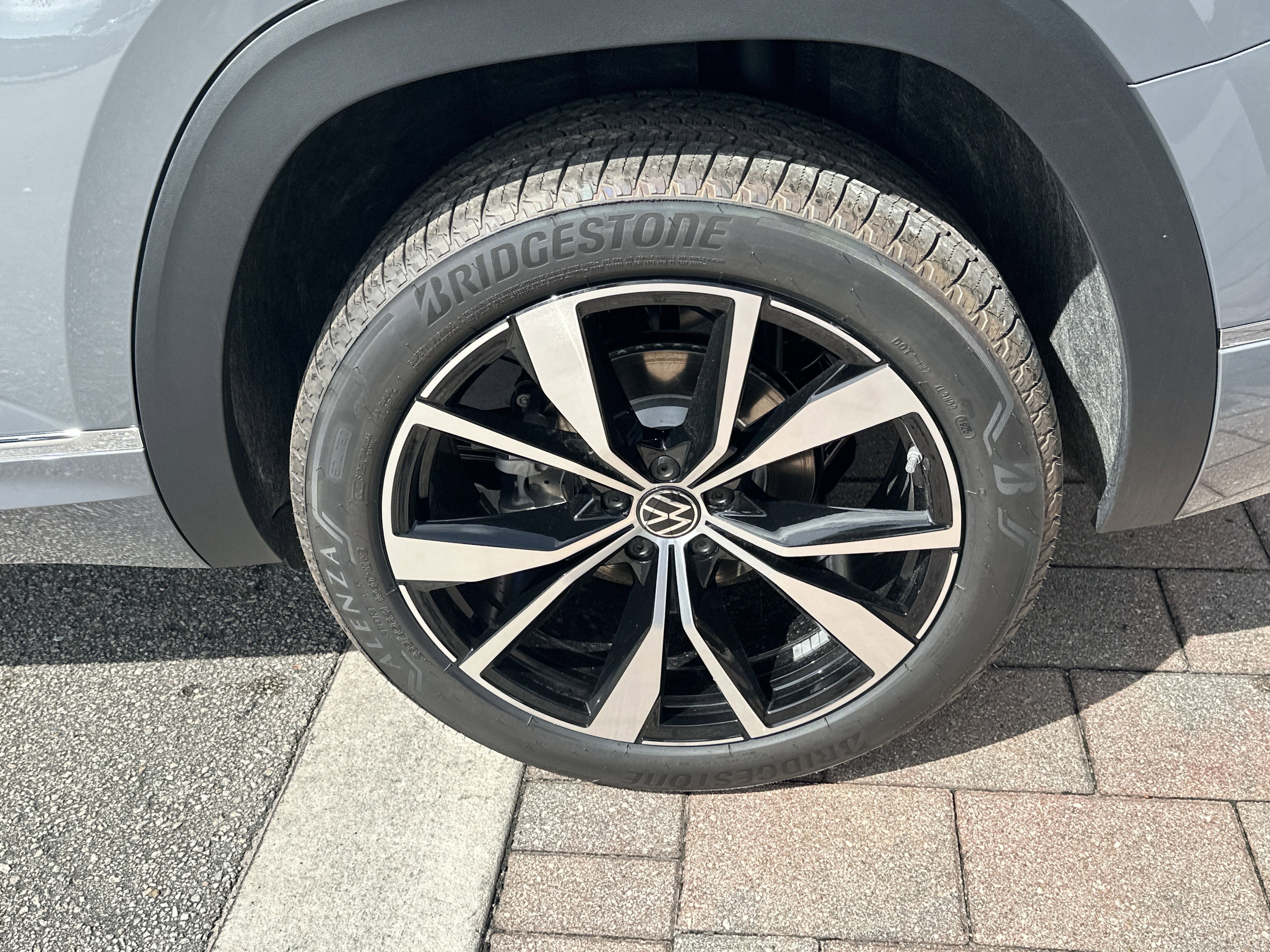 New 2026 Volkswagen Atlas SEL Premium R-Line image 10