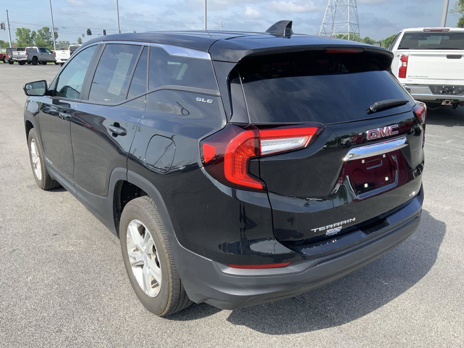 Used 2023 GMC Terrain SLE AWD/4WD image 8