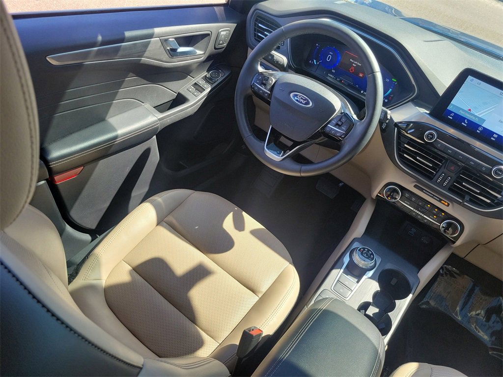 Used 2022 Ford Escape Titanium image 15