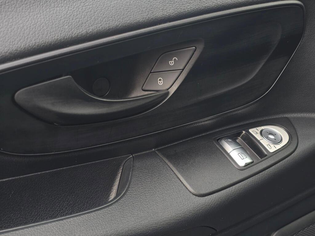 Used 2019 Mercedes-Benz Metris image 32