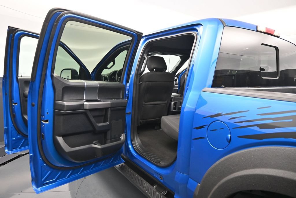 Used 2019 Ford F150 XLT w/ Equipment Group 302A Luxury AWD/4WD image 16