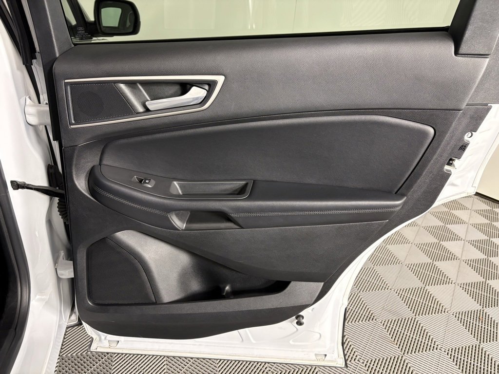 Used 2022 Ford Edge SEL image 45