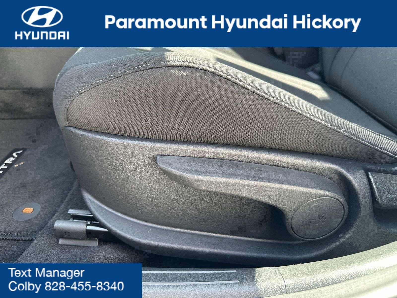 New 2025 Hyundai Elantra SEL FWD image 18