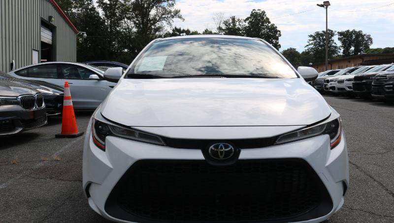 Used 2020 Toyota Corolla LE FWD image 2