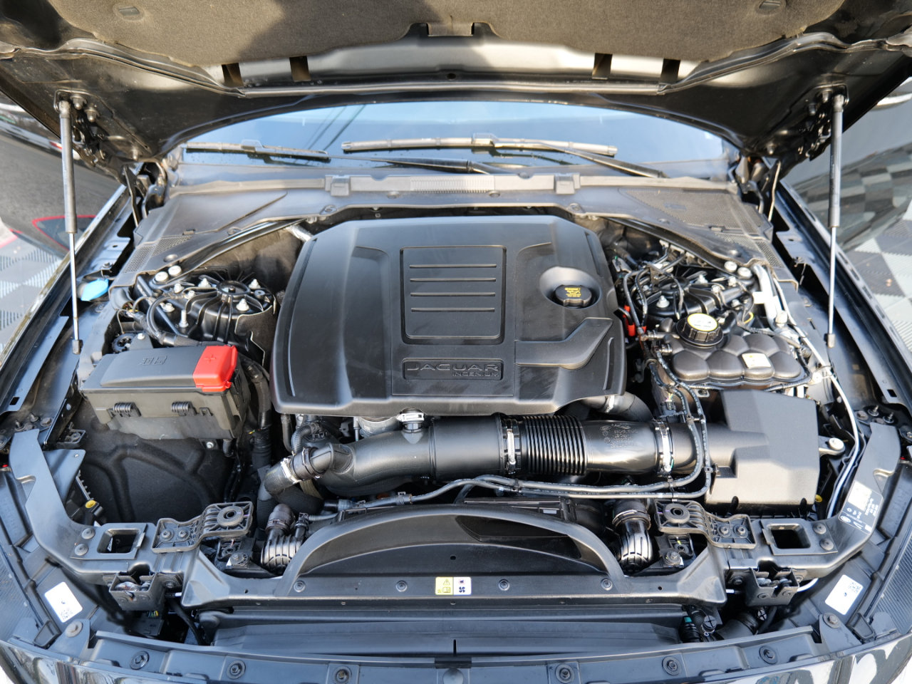 Used 2024 Jaguar XF R-Dynamic SE image 51