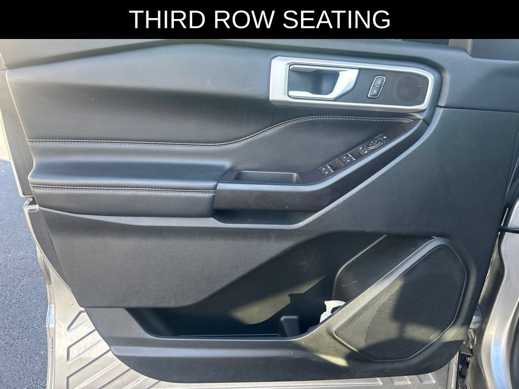 Used 2020 Ford Explorer XLT w/ Equipment Group 202A RWD image 16