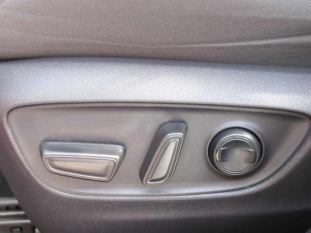 Used 2019 Toyota RAV4 XLE image 20