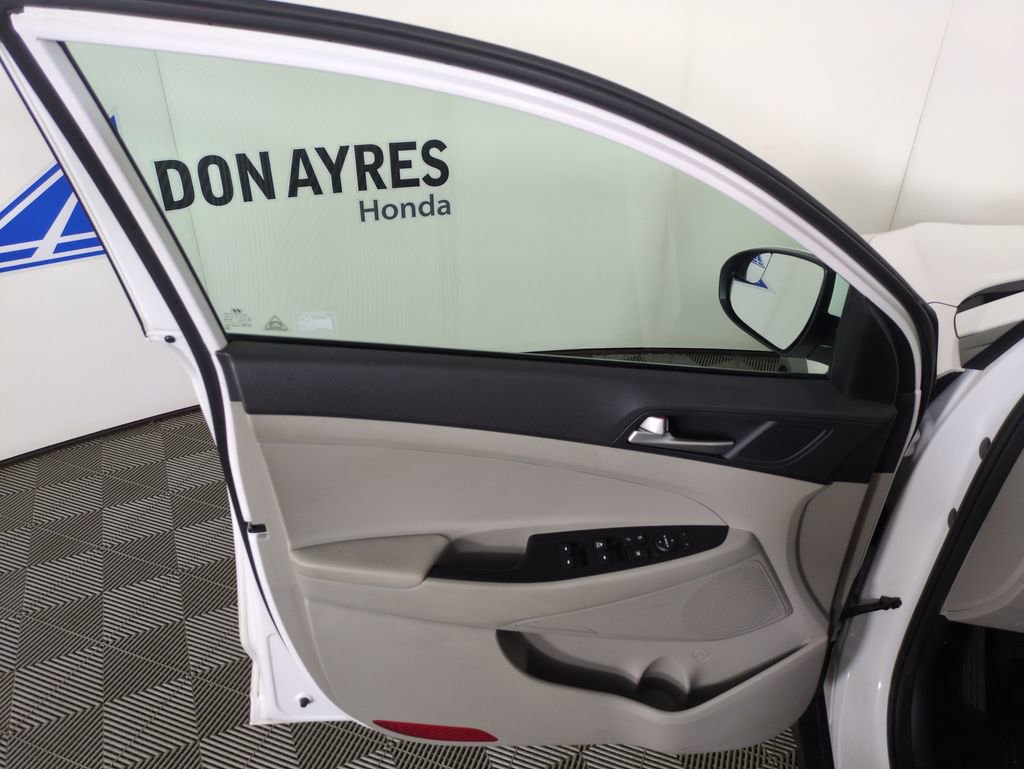 Used 2019 Hyundai Tucson SE image 12