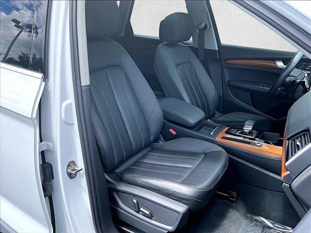 Used 2022 Audi Q5 2.0T Premium Plus w/ Premium Plus Package AWD/4WD image 9