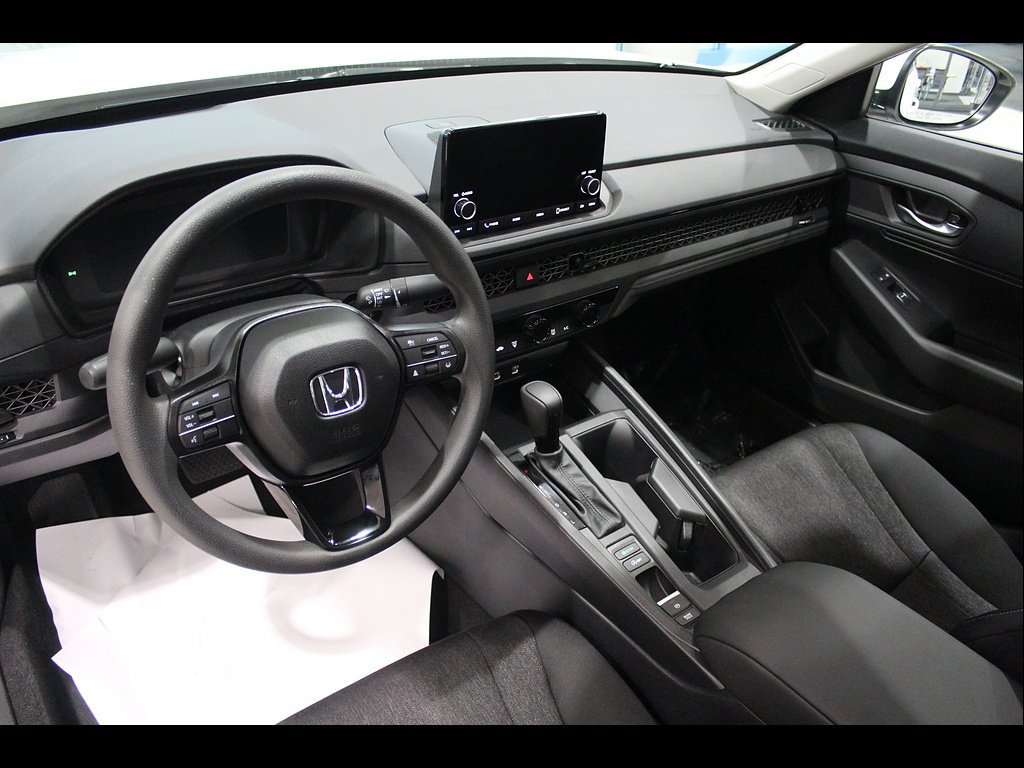 Certified 2025 Honda Accord LX image 13