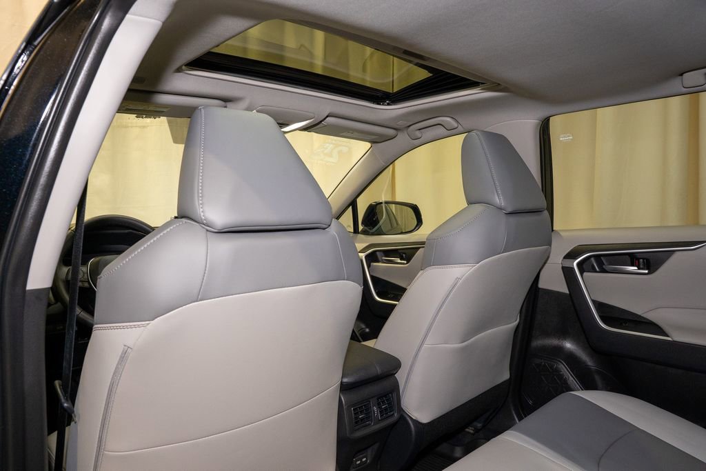 Used 2025 Toyota RAV4 XLE Premium image 10