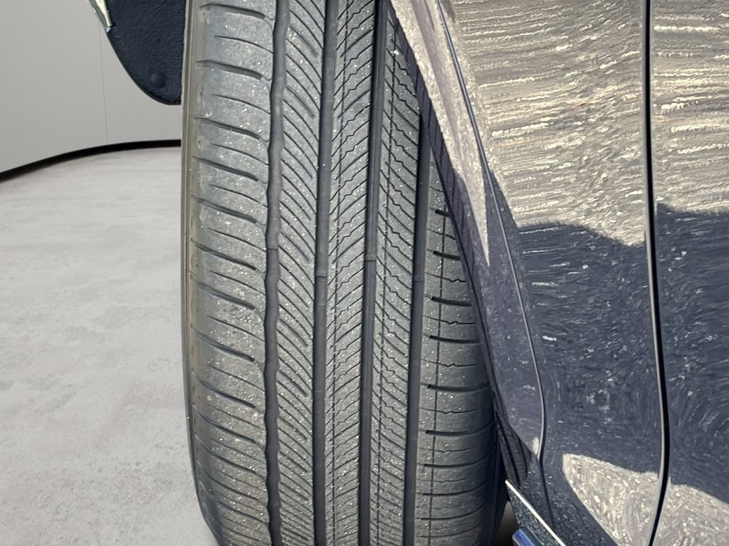 Certified 2026 Genesis GV70 2.5T Advanced AWD/4WD image 45