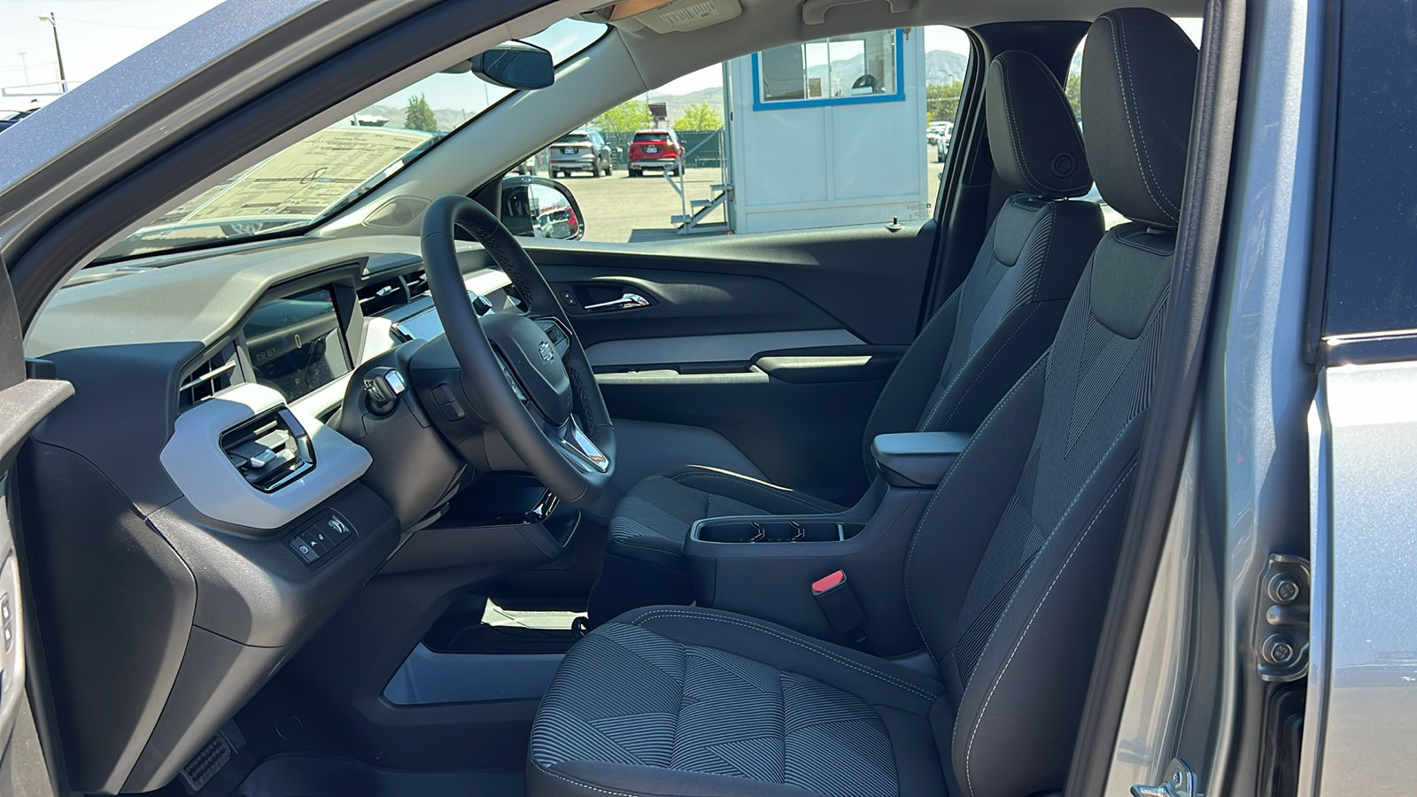 New 2027 Chevrolet Bolt LT w/ Comfort Package FWD image 27