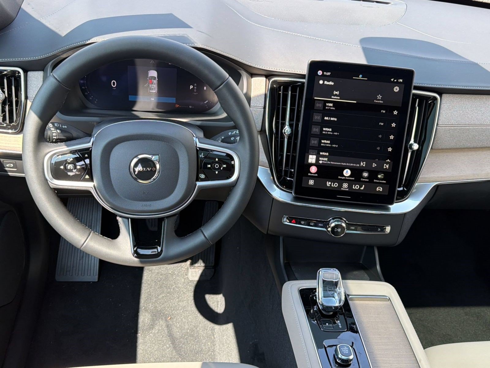 New 2026 Volvo XC90 B6 Plus w/ Protection Package AWD/4WD image 28