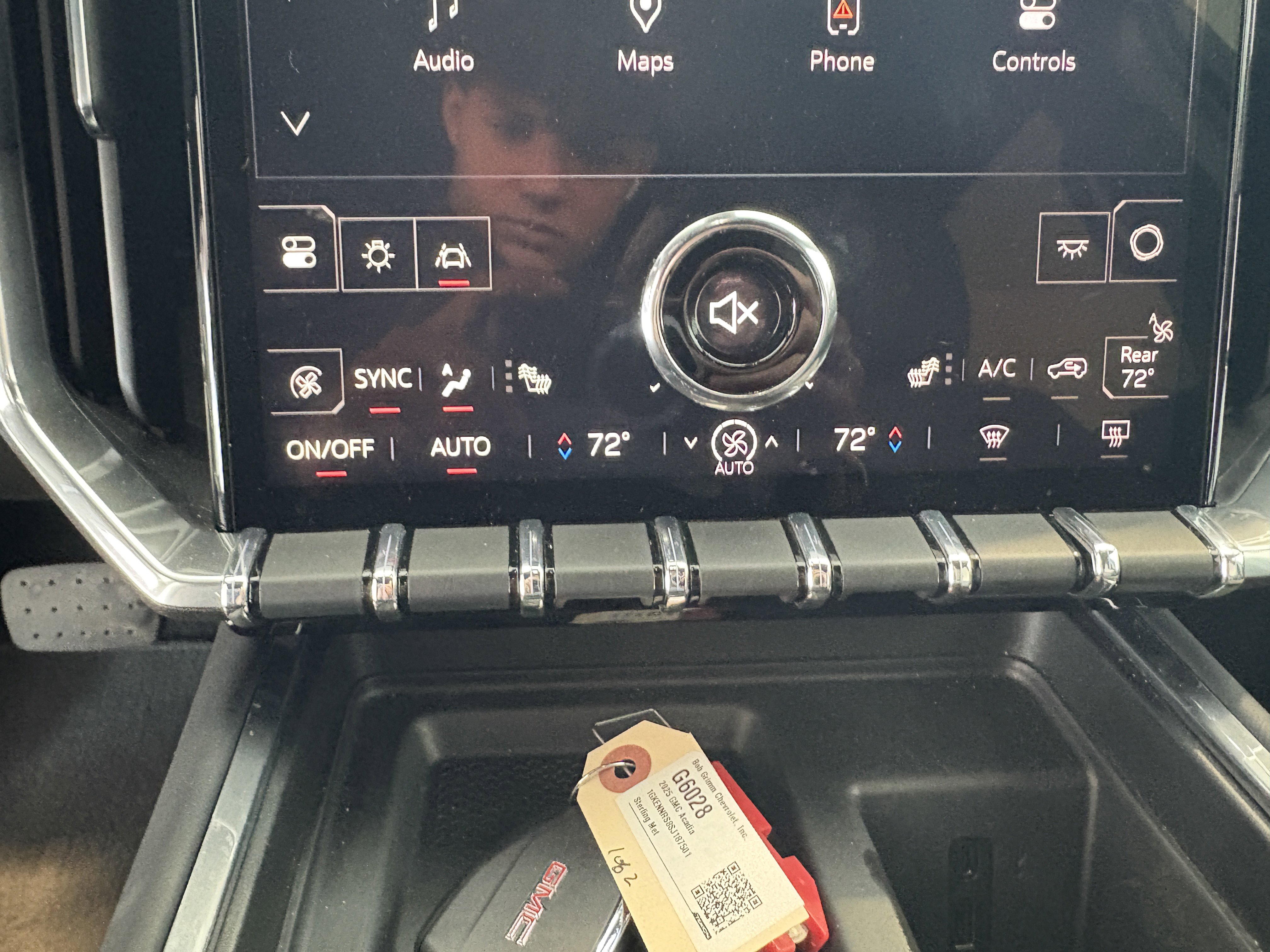 Used 2025 GMC Acadia Elevation image 14