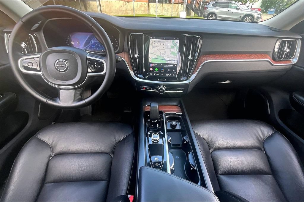 Certified 2025 Volvo V60 B5 Cross Country Plus AWD/4WD image 20