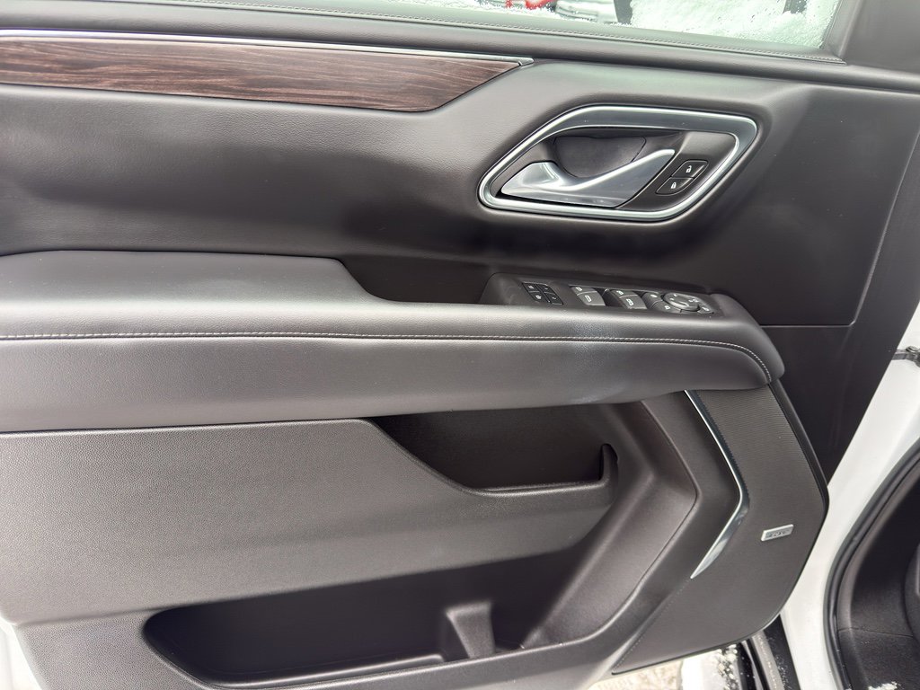 Used 2024 Chevrolet Tahoe LT w/ LT Signature Package image 13