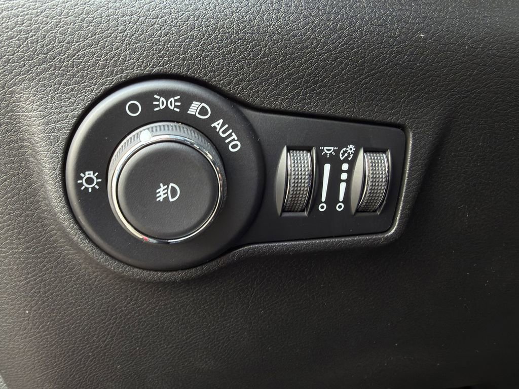 New 2026 Jeep Compass Latitude image 17