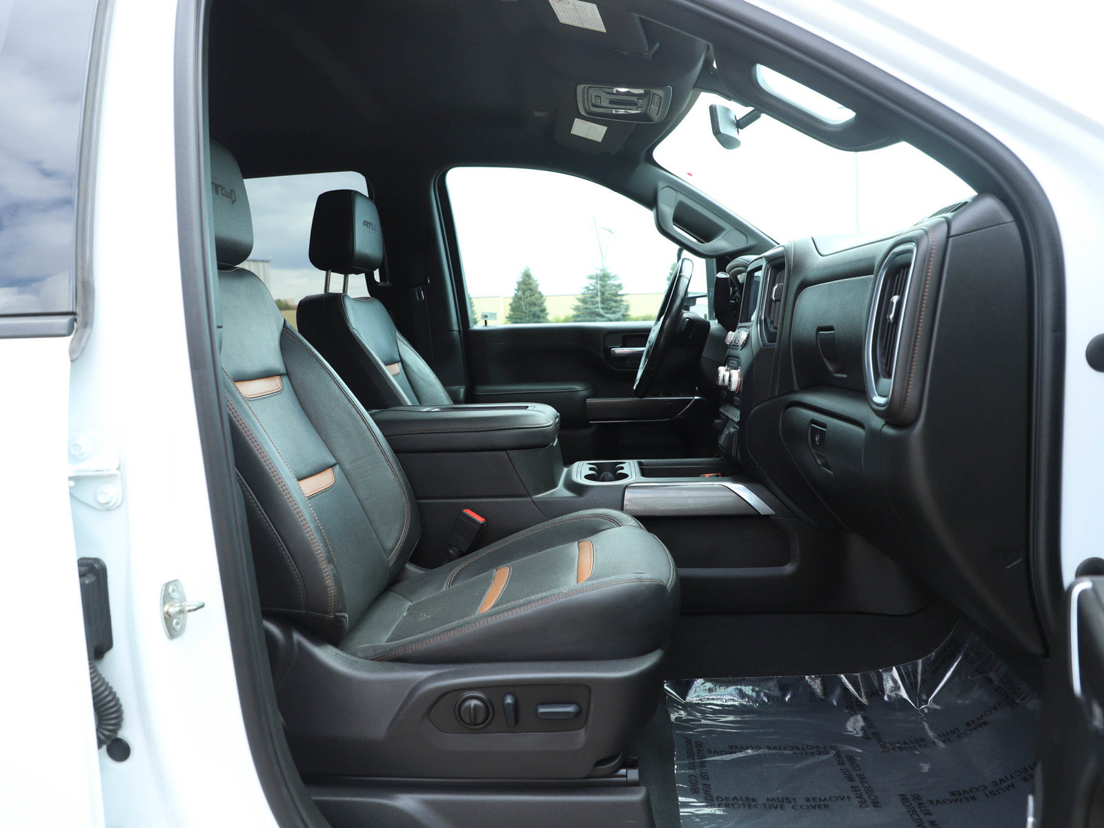 Used 2022 GMC Sierra 2500 AT4 w/ AT4 Preferred Package AWD/4WD image 11