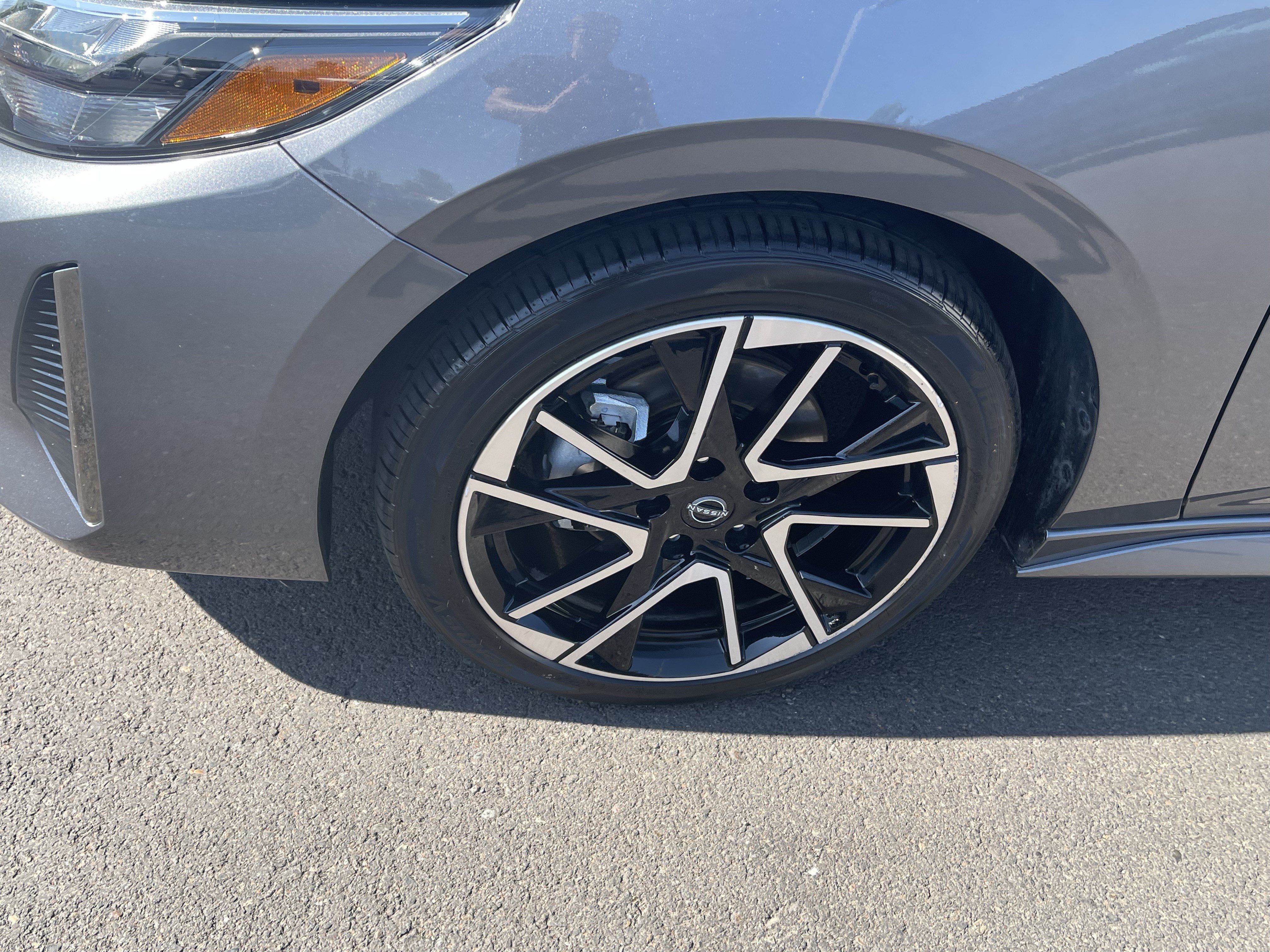Used 2025 Nissan Sentra SR FWD image 9