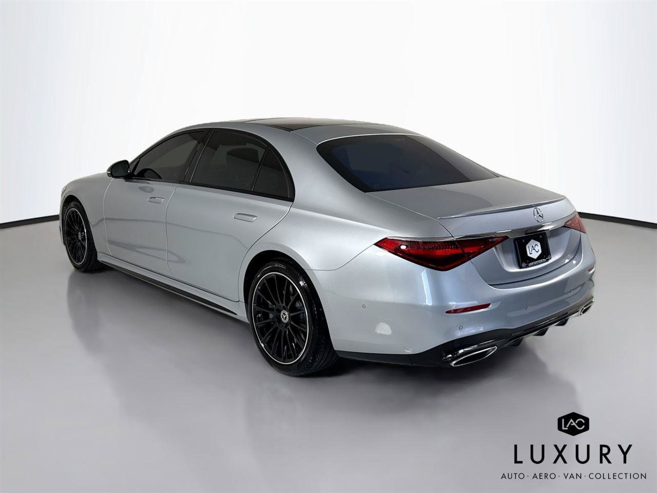 Used 2023 Mercedes-Benz S 500 4MATIC w/ AMG Line image 8