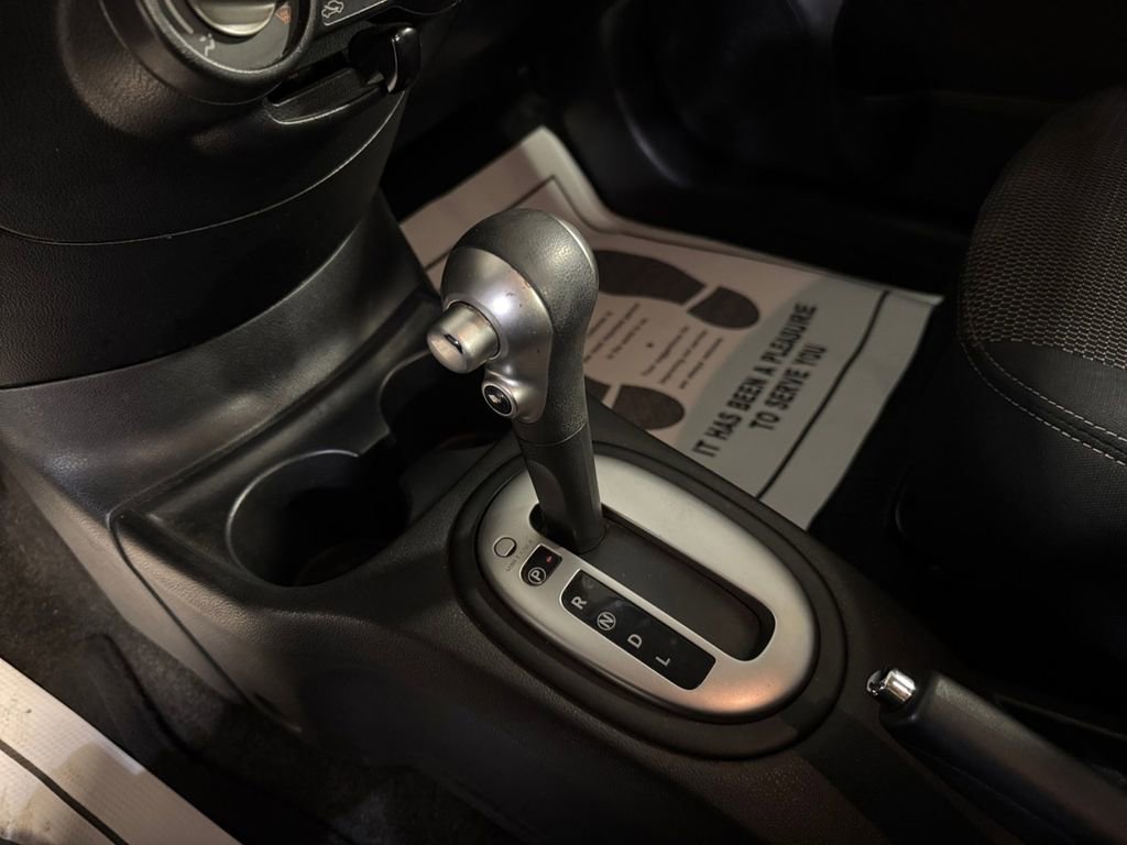 Used 2014 Nissan Versa SV image 21