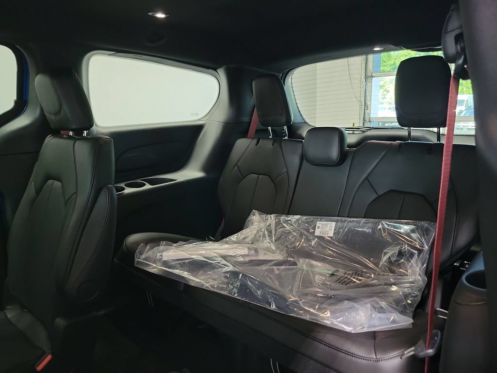 New 2027 Chrysler Pacifica Select AWD/4WD image 18