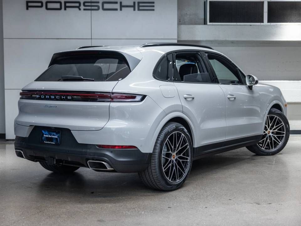 Certified 2026 Porsche Cayenne AWD/4WD image 16