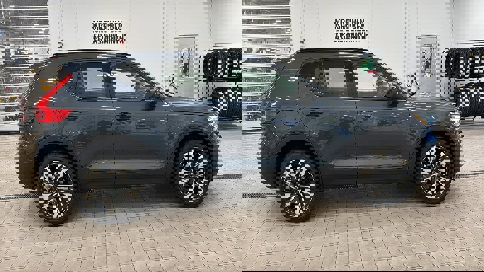 New 2026 Volvo XC40 B5 Plus w/ Climate Package image 4