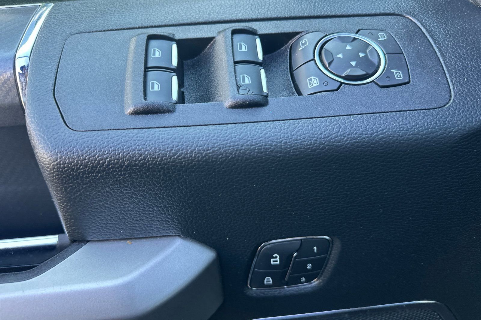 Used 2020 Ford F150 Lariat AWD/4WD image 10