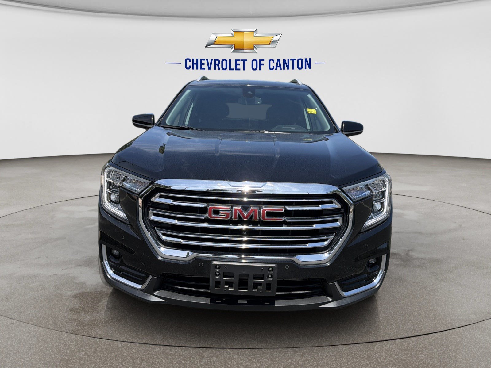 Used 2022 GMC Terrain SLT w/ Tech Package AWD/4WD image 2