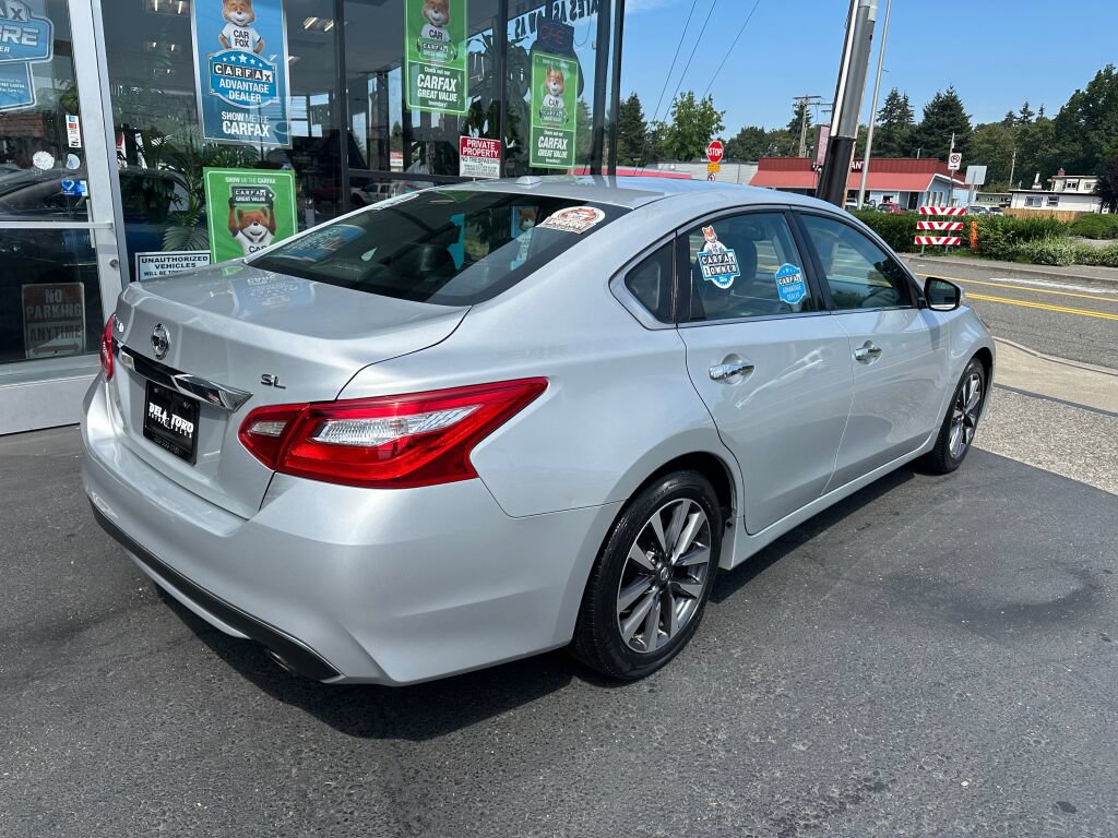 Used 2017 Nissan Altima 2.5 SL w/ Moonroof Package FWD image 6