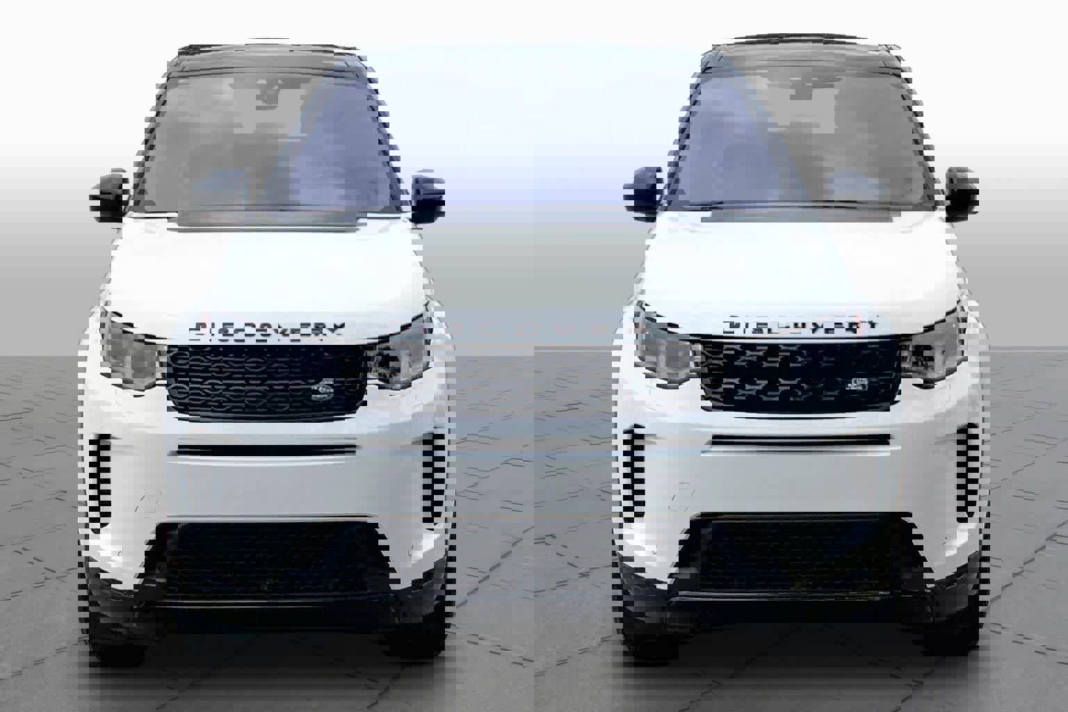 Used 2020 Land Rover Discovery Sport SE image 4