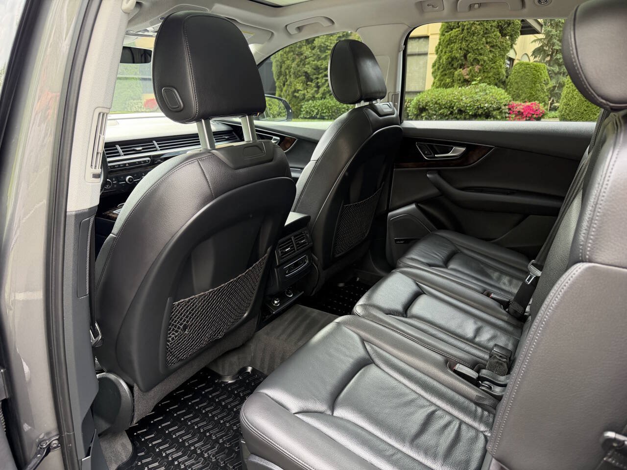 Used 2017 Audi Q7 3.0T Premium Plus w/ Premium Plus Package AWD/4WD image 27