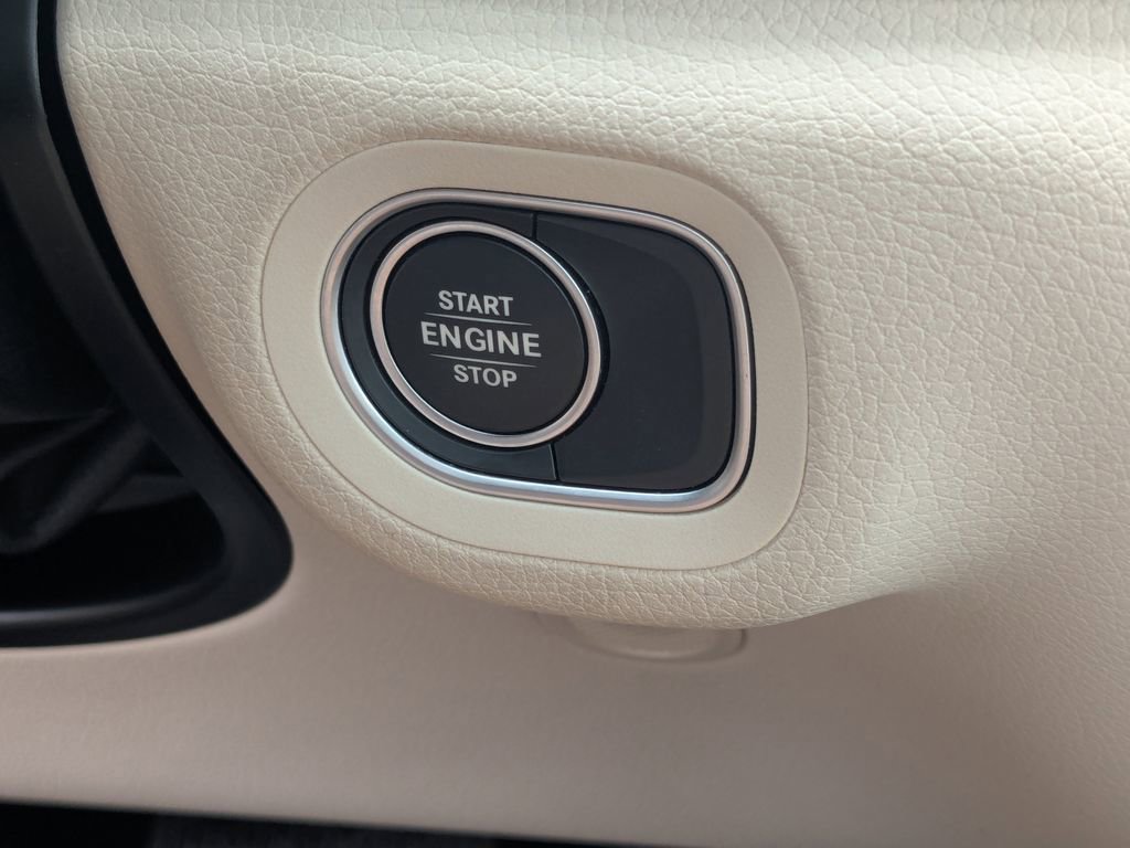 Used 2025 Mercedes-Benz GLE 450e 4MATIC image 16