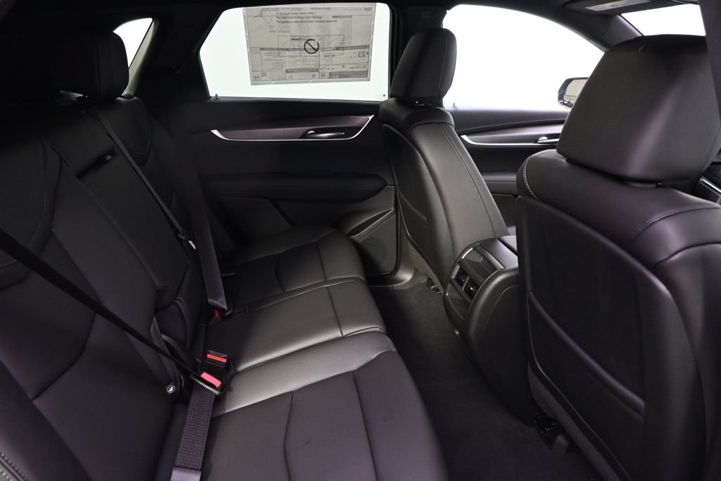New 2026 Cadillac XT5 Luxury w/ LPO, ONYX Package AWD/4WD image 18