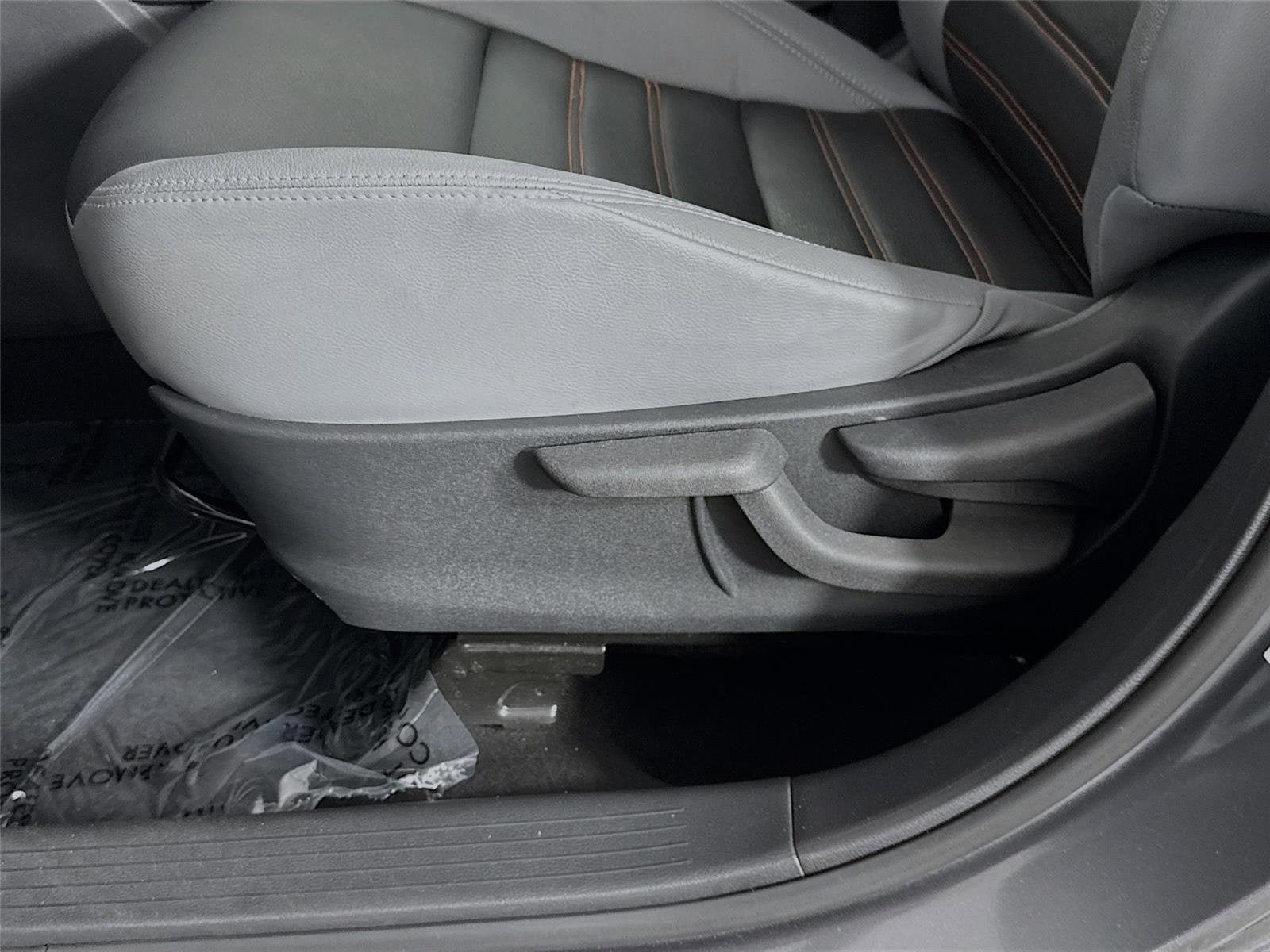 Certified 2021 Nissan Kicks SR w/ SR Premium Package FWD image 19