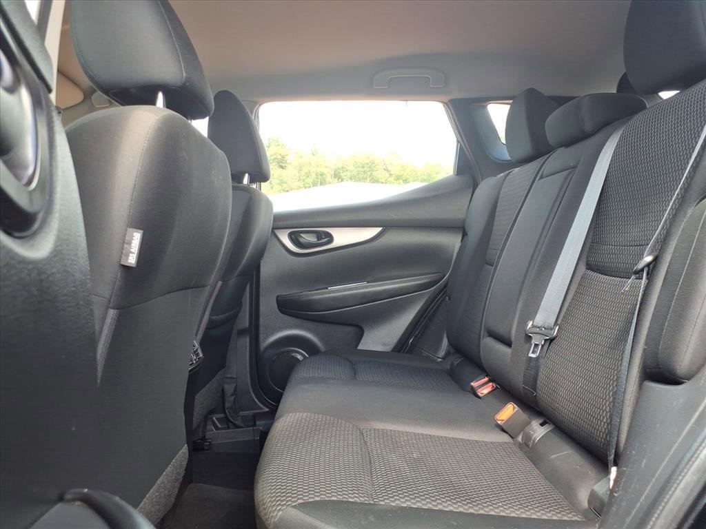 Used 2022 Nissan Rogue Sport S image 24