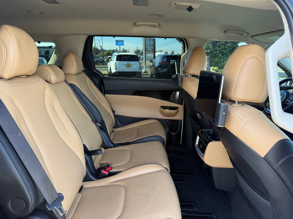 Certified 2022 Kia Carnival EX FWD image 14