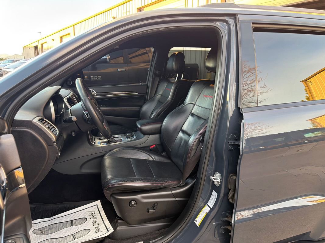 Used 2017 Jeep Grand Cherokee Trailhawk w/ Trailhawk Luxury Group image 9