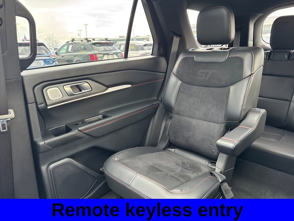 Used 2025 Ford Explorer ST w/ Sun And Sound Package image 13