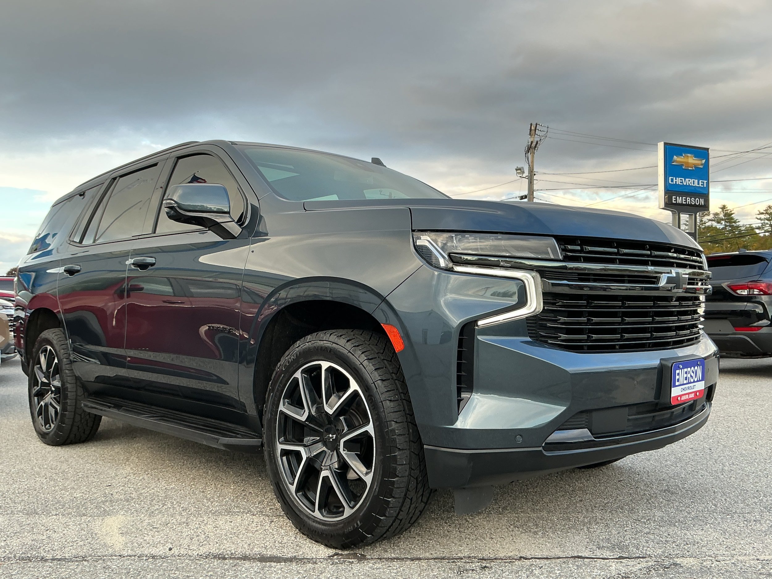 Used 2021 Chevrolet Tahoe RST w/ Luxury Package AWD/4WD image 3