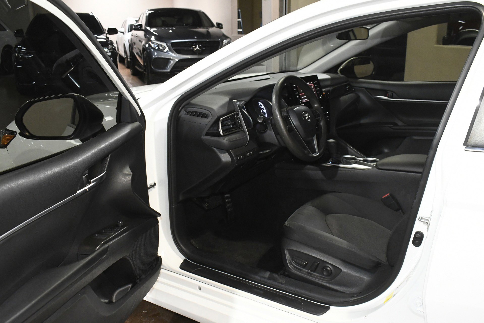 Used 2021 Toyota Camry LE image 47