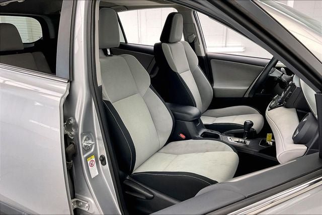 Used 2018 Toyota RAV4 XLE AWD/4WD image 7