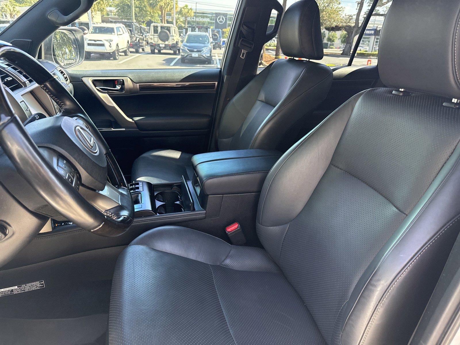 Used 2021 Lexus GX 460 Luxury w/ Sport Design Package AWD/4WD image 13