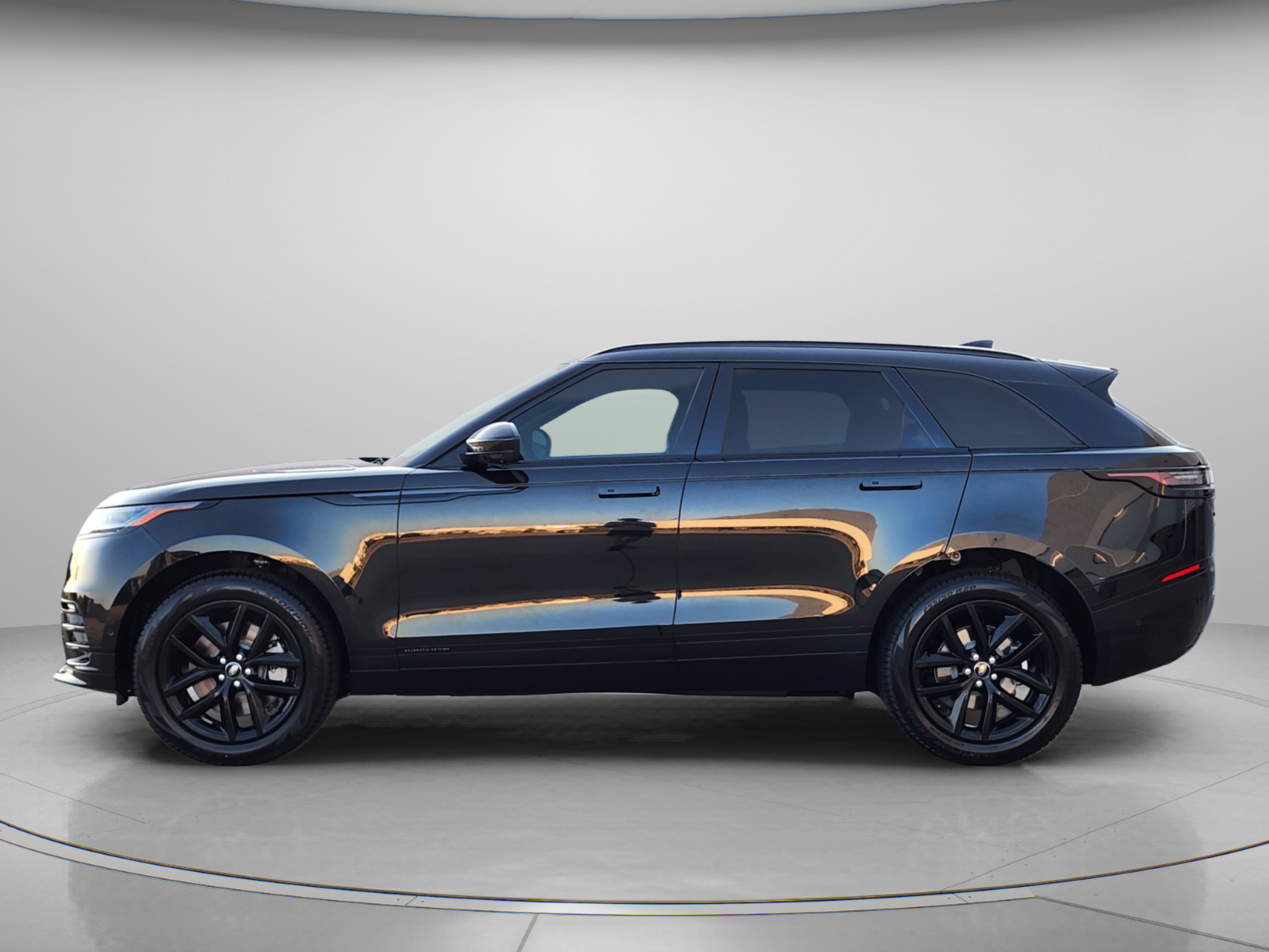 New 2026 Land Rover Range Rover Velar Belgravia AWD/4WD image 2