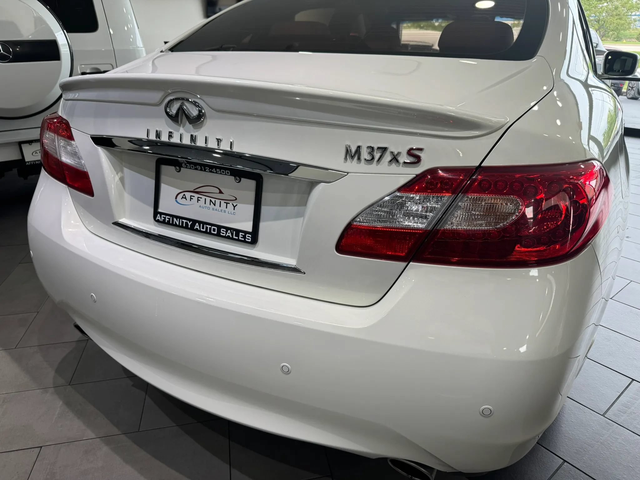 Used 2013 INFINITI M37 x w/ Premium Pkg AWD/4WD image 4